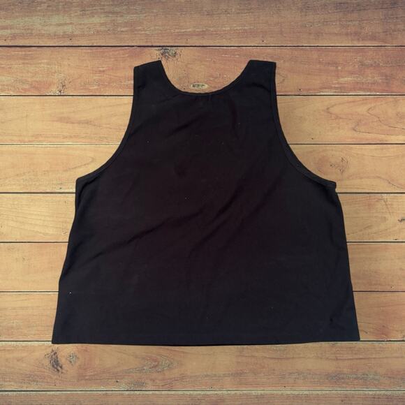 Mondetta workout semi cropped black tank open back and perforated - Picture 2 of 8